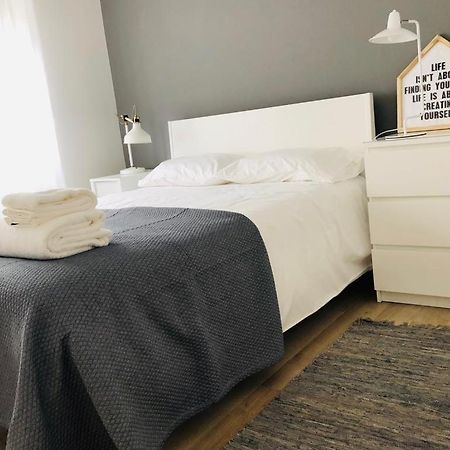 Апартаменты Apartamento Espacoso E Confortavel No Centro Do Монтижу Экстерьер фото